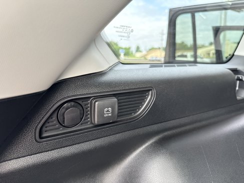 Used 2023 Jeep Grand Cherokee Laredo image 35