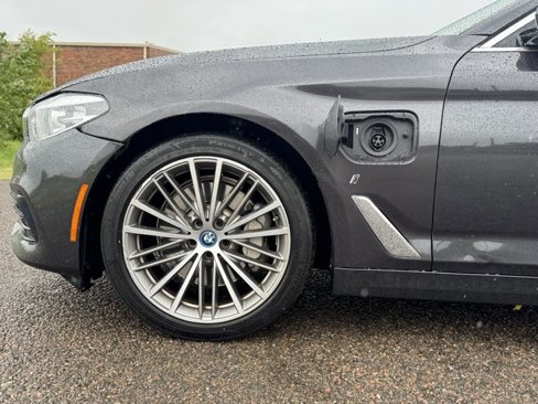 Used 2018 BMW 530e image 8