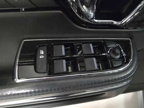 Used 2019 Jaguar XJ R-Sport image 24