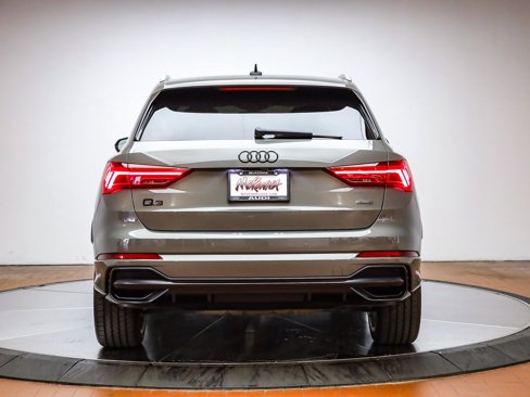 Used 2022 Audi Q3 2.0T Premium Plus w/ Premium Plus Package image 8