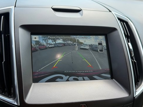 Used 2018 Ford Edge Titanium w/ Technology Package image 23