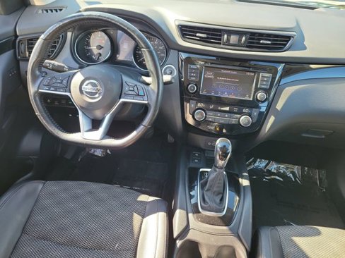 Used 2022 Nissan Rogue Sport SV w/ Technology Package image 15