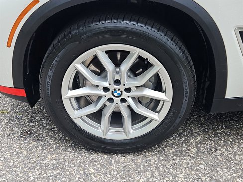 Used 2022 BMW X5 xDrive40i w/ Premium Package image 7