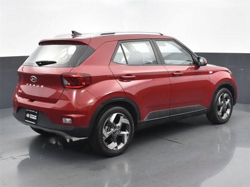 Certified 2022 Hyundai Venue SEL w/ Cargo Package image 3