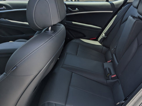 Certified 2025 Genesis G70 2.5T image 15