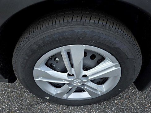 New 2025 Nissan Kicks Play S image 13