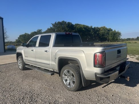 Used 2018 GMC Sierra 1500 SLT image 2