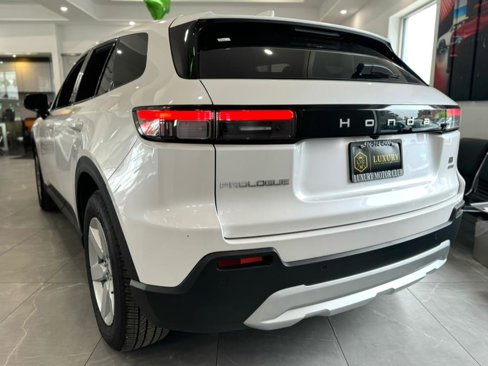 Used 2024 Honda Prologue EX image 5