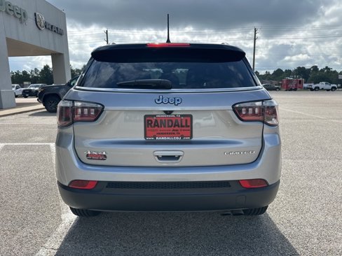 Used 2022 Jeep Compass Limited image 7