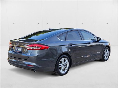 Used 2018 Ford Fusion SE image 5