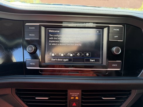 Certified 2021 Volkswagen Jetta SE image 25