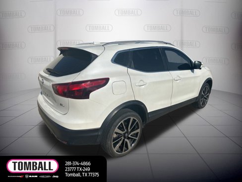 Used 2017 Nissan Rogue Sport SL w/ SL Premium Package image 4