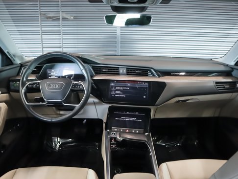 Used 2022 Audi e-tron Premium image 10