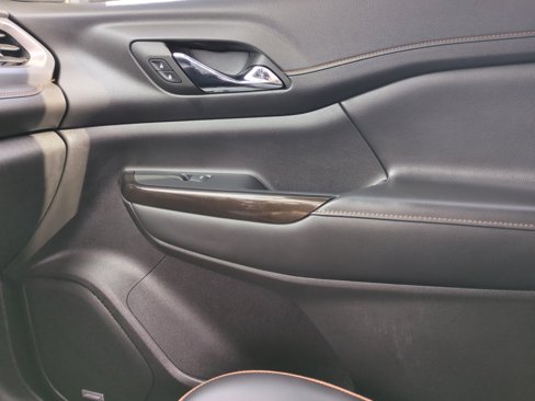 Used 2022 GMC Acadia AT4 w/ Preferred Package image 16