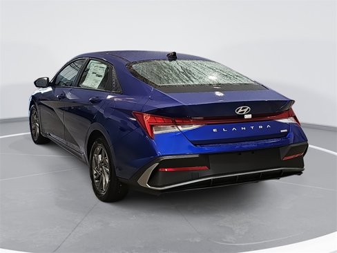 New 2025 Hyundai Elantra Blue image 7