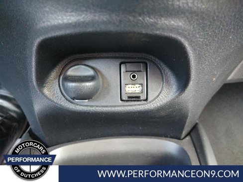 Used 2017 Toyota Yaris L image 20