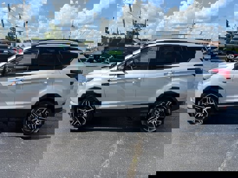 Used 2019 Ford Escape SEL image 7