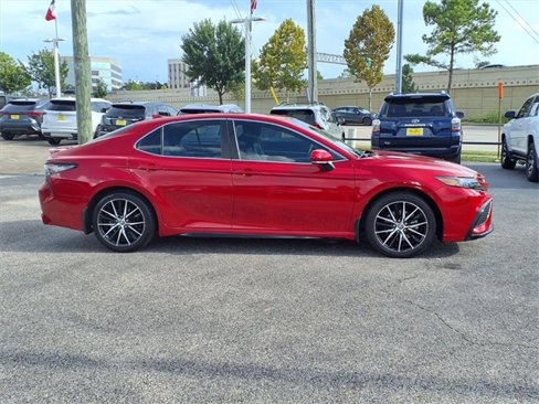 Used 2021 Toyota Camry SE image 24