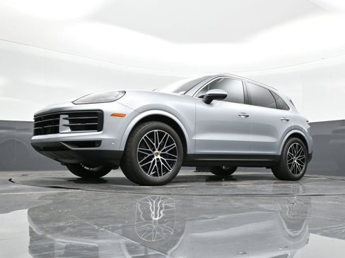 Used 2024 Porsche Cayenne image 34