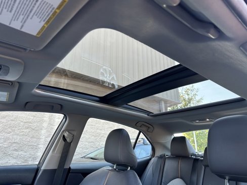 Used 2018 Toyota Camry XLE image 19