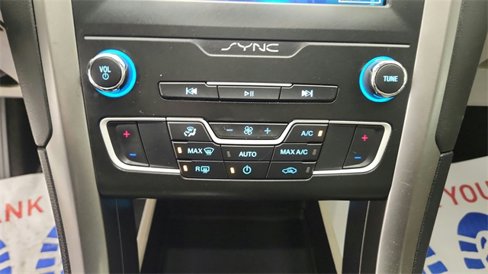 Used 2020 Ford Fusion SE image 19
