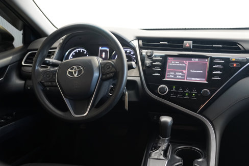 Used 2018 Toyota Camry LE image 17