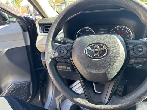 Used 2019 Toyota RAV4 XLE image 22
