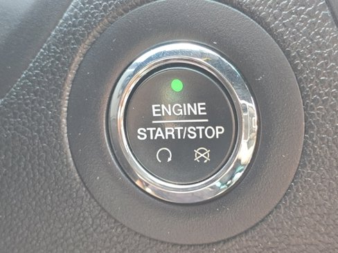 Used 2016 Ford Explorer XLT image 4