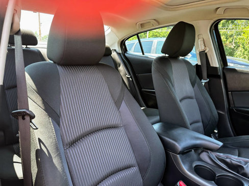 Used 2015 MAZDA MAZDA3 i Touring w/ Technology Package image 17