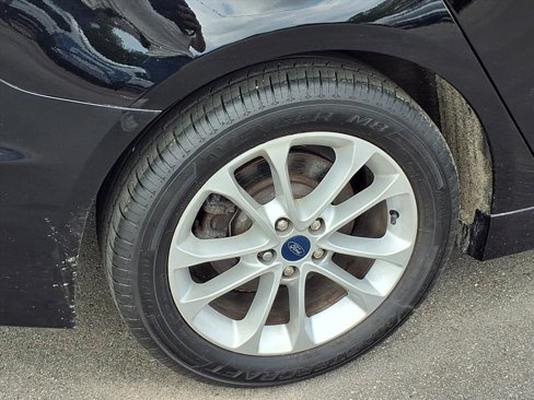 Used 2020 Ford Fusion SE image 22