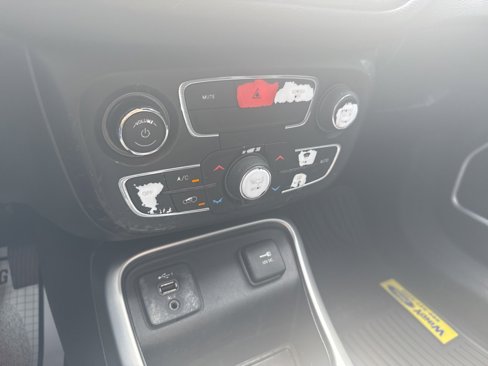 Used 2021 Jeep Compass Sport image 18