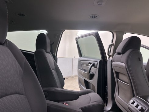 Used 2017 Chevrolet Traverse LT image 24