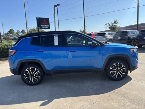 Used 2023 Jeep Compass Limited image 9