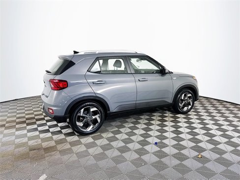 Used 2022 Hyundai Venue SEL image 14