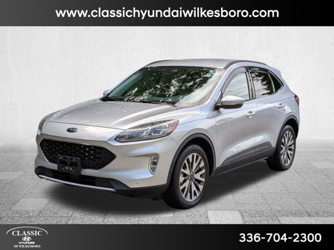 Used 2020 Ford Escape Titanium image 1