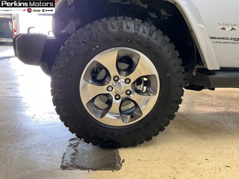 Used 2018 Jeep Wrangler Unlimited Sahara image 17