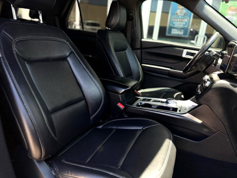 Used 2020 Ford Explorer XLT w/ Equipment Group 202A image 14
