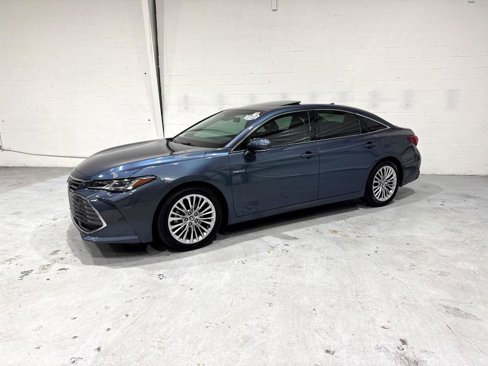 Used 2020 Toyota Avalon Limited image 18
