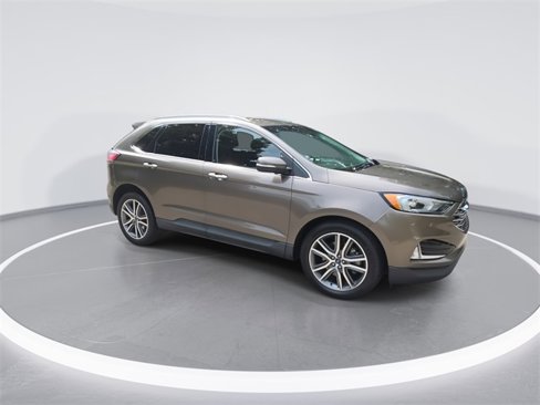 Used 2019 Ford Edge Titanium w/ Cold Weather Package image 9