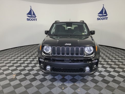 Used 2020 Jeep Renegade Latitude w/ Cold Weather Group image 2