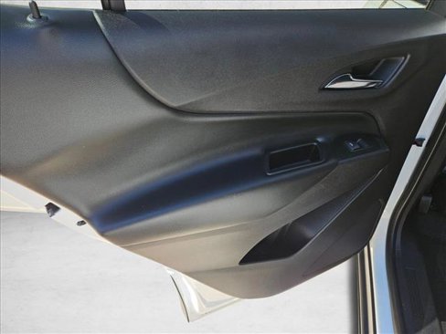 Used 2019 Chevrolet Equinox LT w/ Driver Convenience Package image 10
