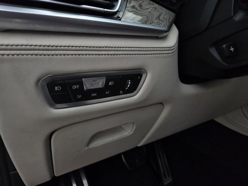 Used 2019 BMW X7 xDrive50i w/ Dynamic Handling Package image 22