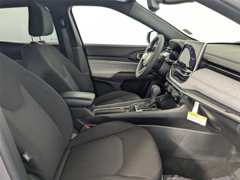 Used 2023 Jeep Compass Sport image 5