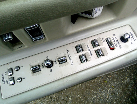 Used 1995 Cadillac De Ville Concours image 18