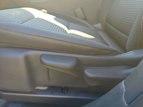 New 2026 Chevrolet Trax LT w/ Sunroof Package image 13