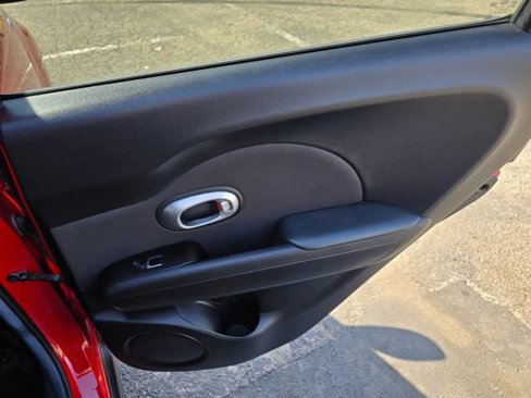 Used 2018 Kia Soul + image 13