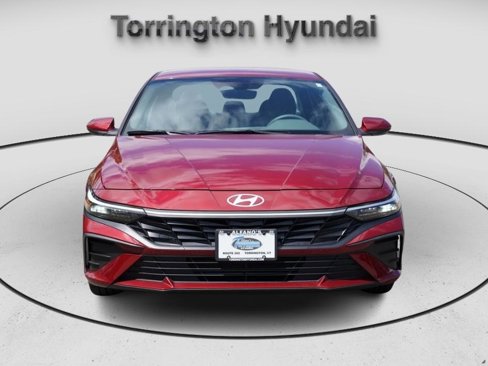 Certified 2024 Hyundai Elantra SEL image 2