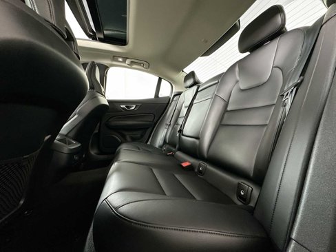 Certified 2025 Volvo S60 B5 Core image 22
