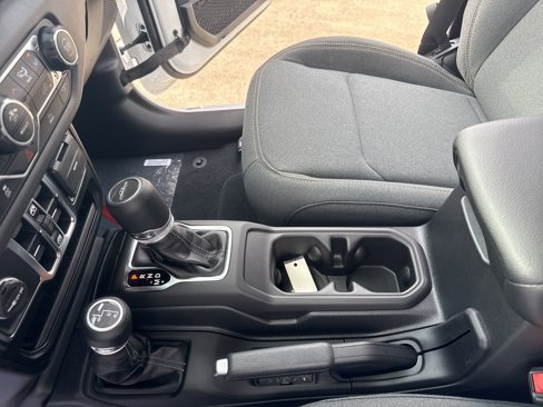 New 2025 Jeep Gladiator Sport image 19