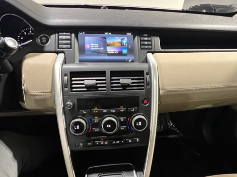 Used 2018 Land Rover Discovery Sport HSE image 34